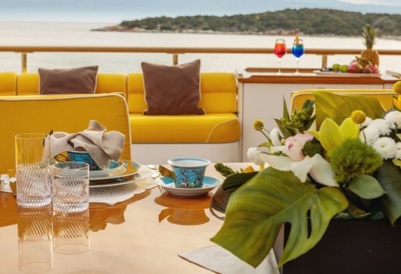 VERA Aft Deck Dining Detail