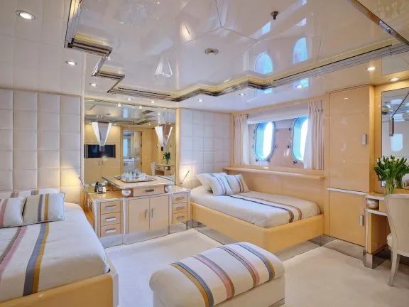 Image of SUNDAY yacht #21