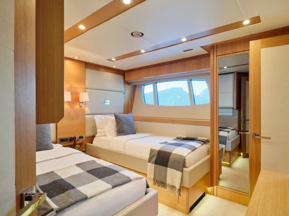 Image of MAKANI II yacht #35