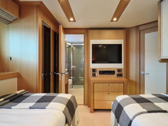 Image of MAKANI II yacht #36