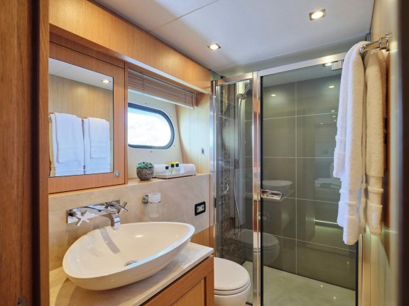 Image of MAKANI II yacht #37