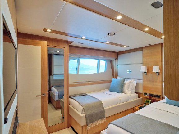 Image of MAKANI II yacht #38