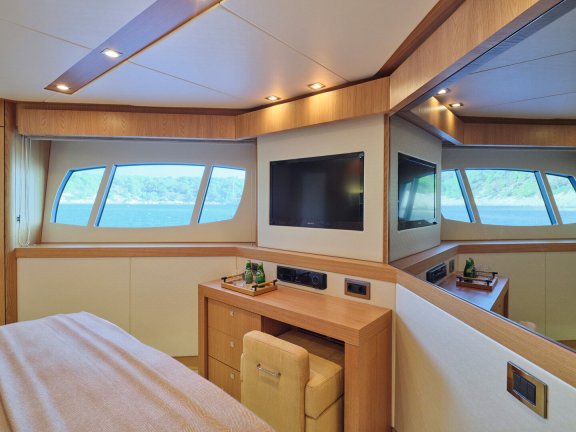 Image of MAKANI II yacht #42