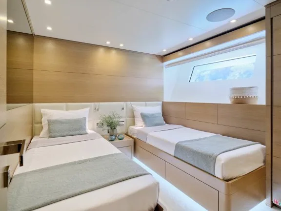 Image of FLOR yacht #17