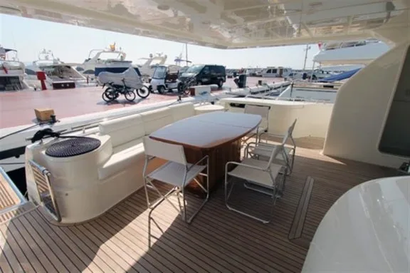 The 25m Yacht MACONDO