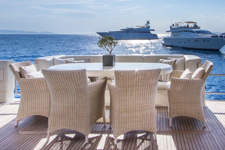 Aft Deck Alfresco Dining