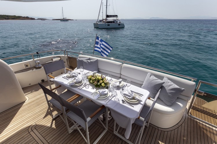 Aft deck dining