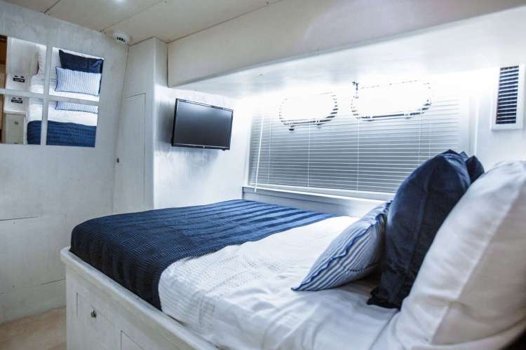 Double Cabin