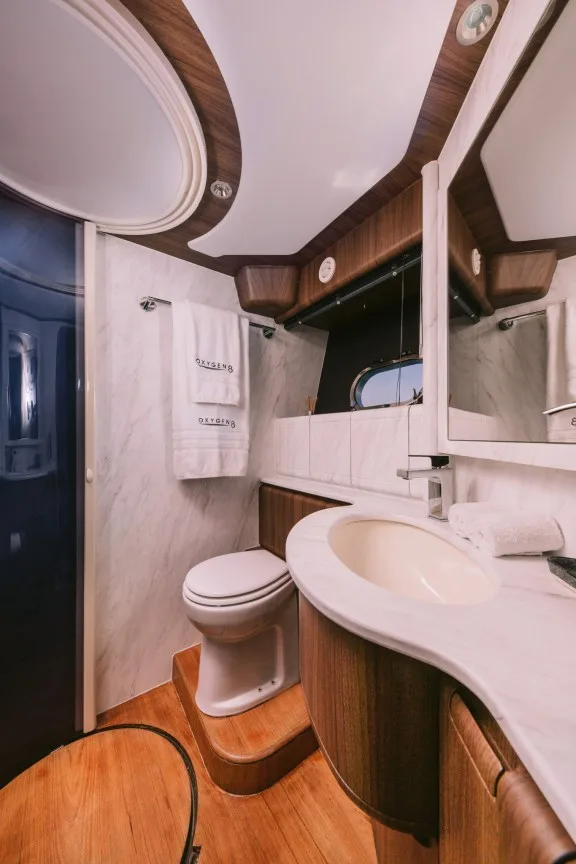 Twin Bathroom