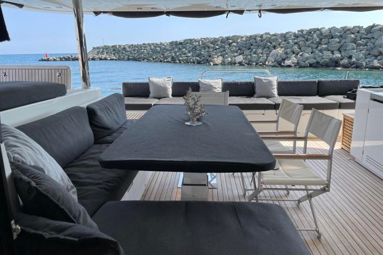 Aft deck dining