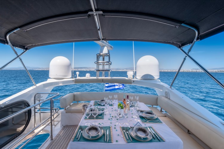 Flybridge Dining
