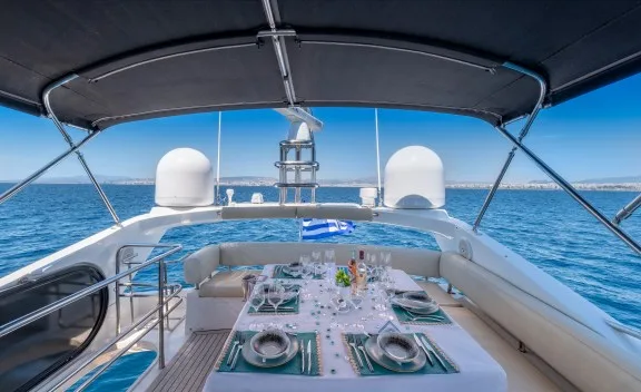 Flybridge Dining