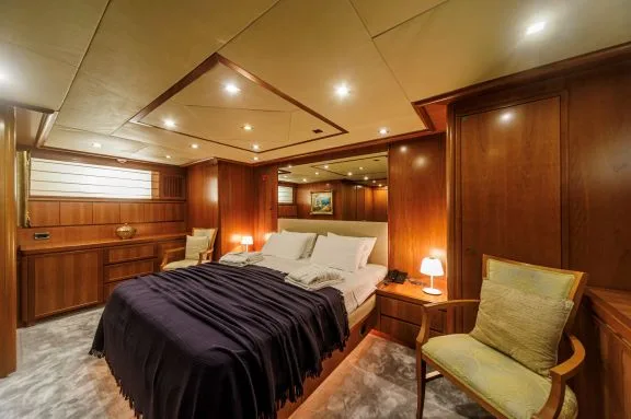 Double Cabin