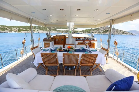 Deck Dining