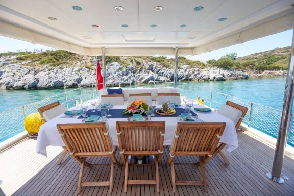Deck Dining