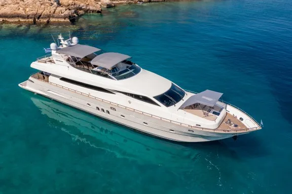 Super yacht MIRAVAL