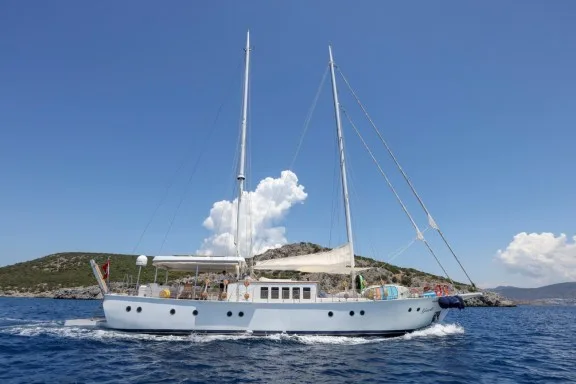 Superyacht GAZELLA
