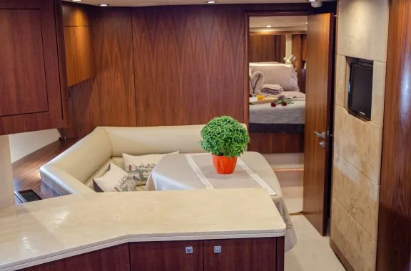 Lower deck seating
