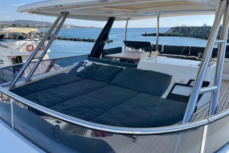 Flybridge sun cushions