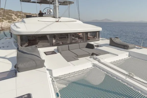 Foredeck Seating And Trampolines