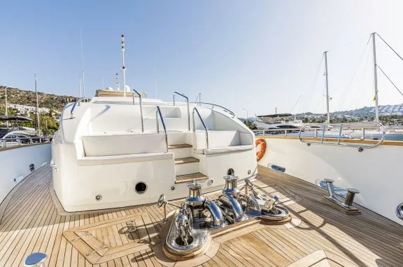 Foredeck Lounge