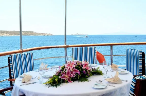 Callisto Outdoor Dining Area