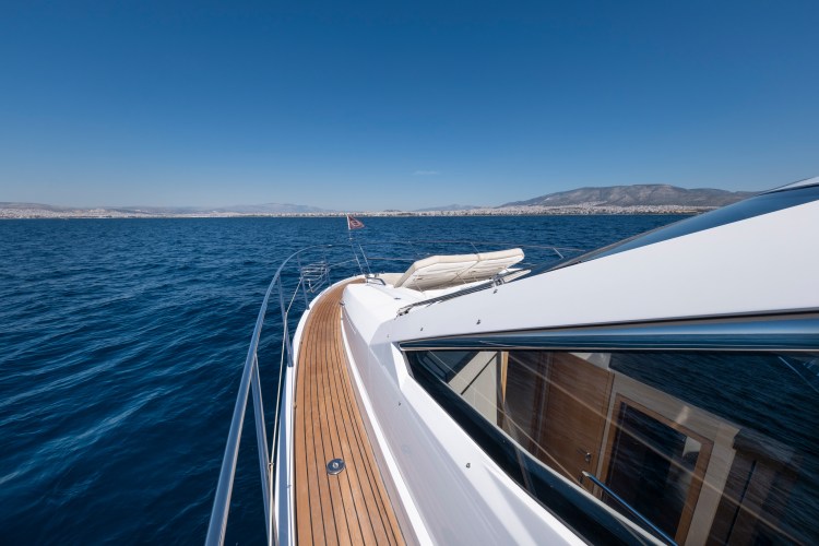 Side Deck To Bow