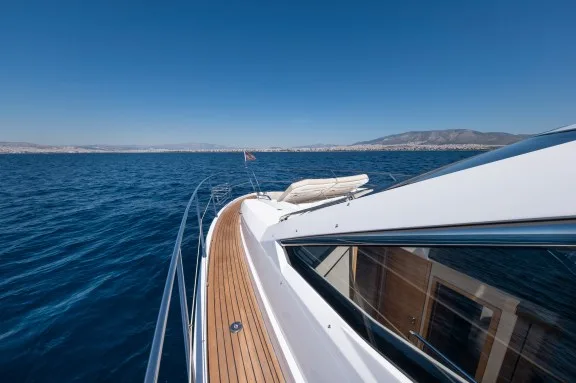 Side Deck To Bow