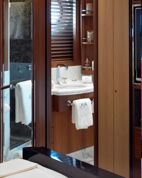 Bath On Board Yacht KATHLEEN ANNE