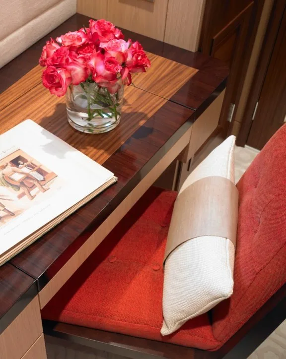 Sitting: Yacht KATHLEEN ANNE's Close Up Pictured