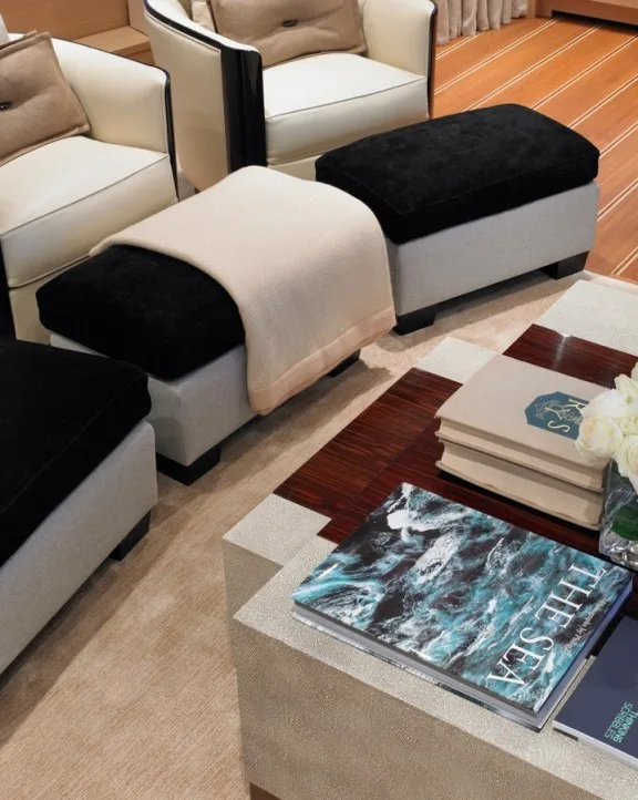 Close Up: Yacht KATHLEEN ANNE's Top Deck Saloon Image