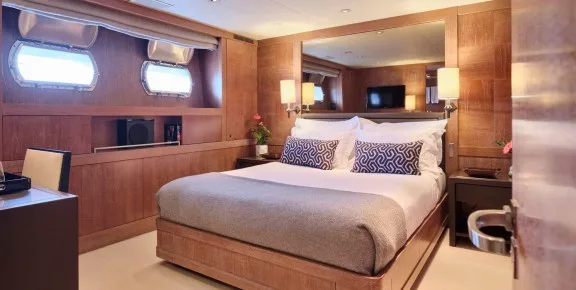 Double Cabin