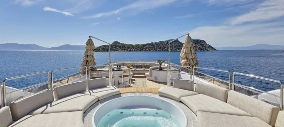 Sun Deck Jacuzzi With Sun Pads