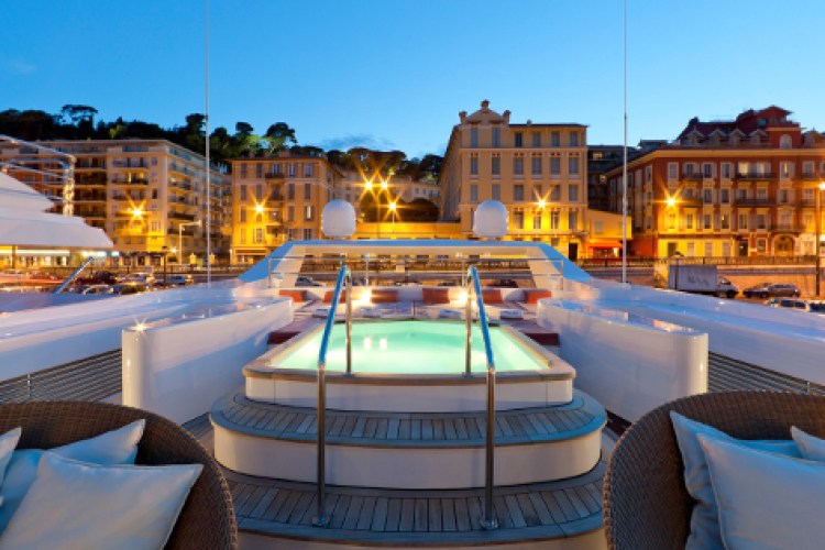Yacht SOPHIE BLUE -  Sundeck Spa Pool