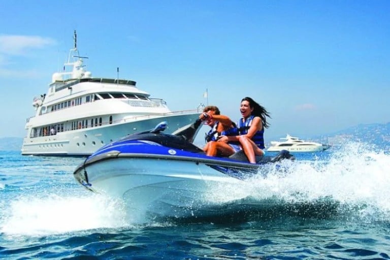 Rent a Yacht with Jet Ski: License Rules by Destination