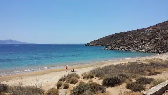 KARAVI BEACH.