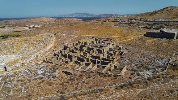 Ruins of Delos by mykonos.gr.