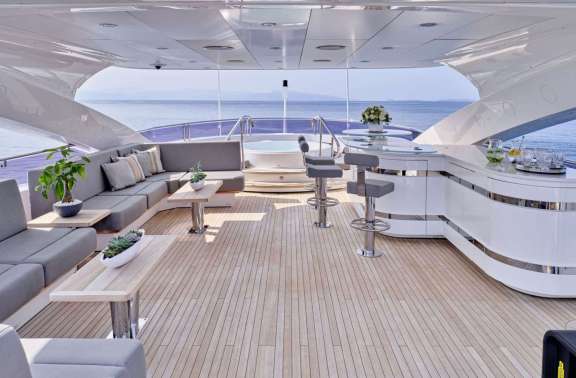 Flybridge on Luxury Motor Yacht AQUA LIBRA