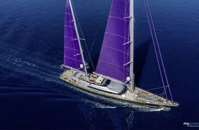 Sailing yacht BARACUDA VALLETTA sailing in Greece