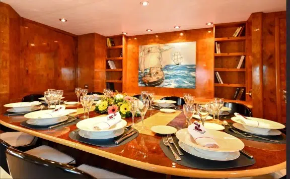 Motor Yacht SOMETHING COOL 2