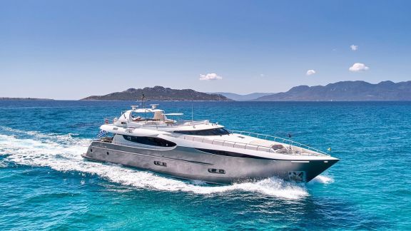 Greece motor yacht charter