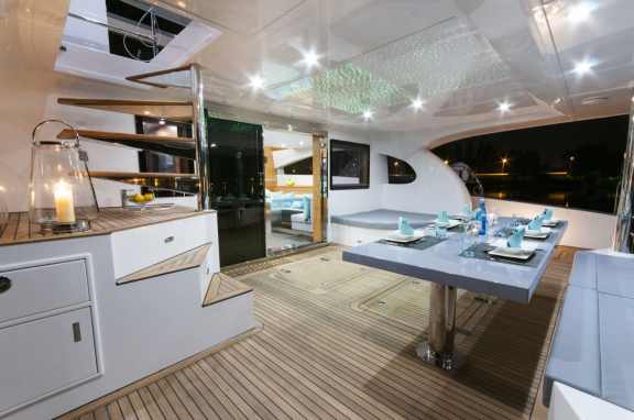 Sunreef Power Catamaran SKYLARK Flybridge