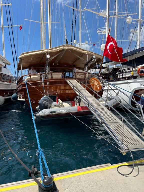 Turkish Charter Guket Zephyria II at the Turkey Yacht Show 2024