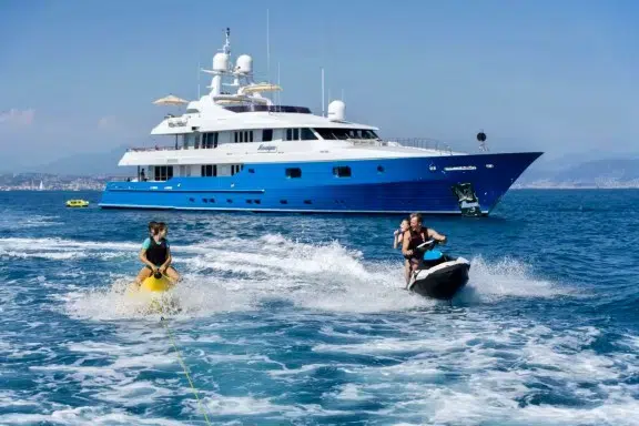 French Riviera Luxury yacht, Mosaique