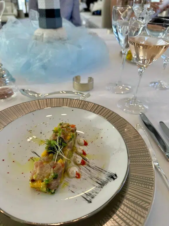 M/Y HAKUNA MATATA serves Tuna tartar with caviar and aioli mouse, topped with microgreens.