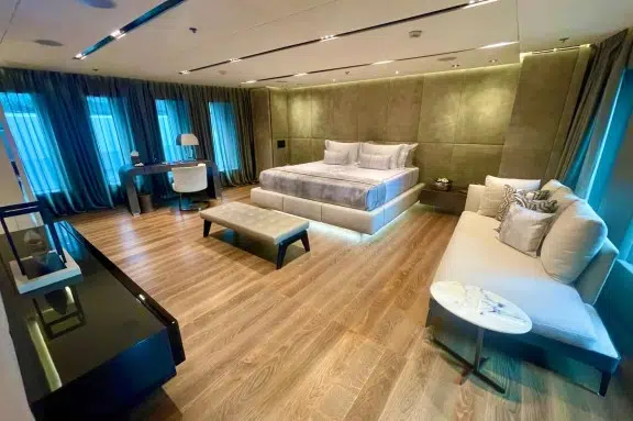 Superyacht OURANOS master cabin