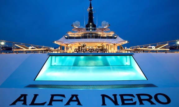 alfa-nero-yacht-pool 2