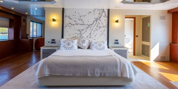 ADAMARIS For Charter 42M Ürkmezler Yachts (18)