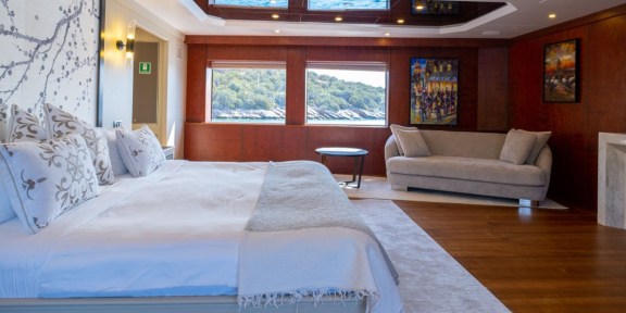 ADAMARIS For Charter 42M Ürkmezler Yachts (19)