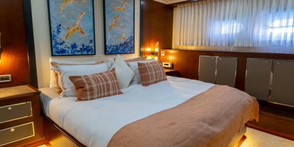 ADAMARIS For Charter 42M Ürkmezler Yachts (21)